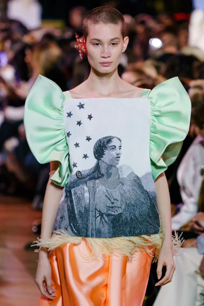 Look 29
